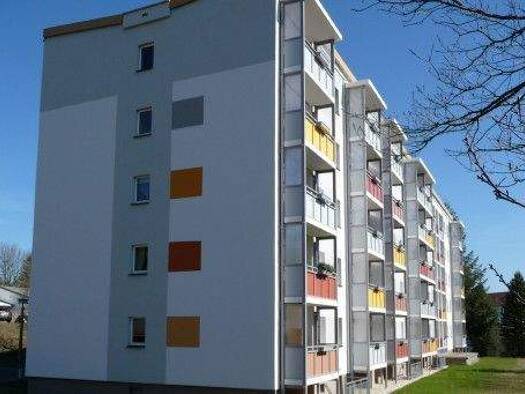 Wohnung zur Miete 300 € 3 Zimmer 55,8 m² frei ab 01.03.2026 Schillerstraße 63 Adorf 08626