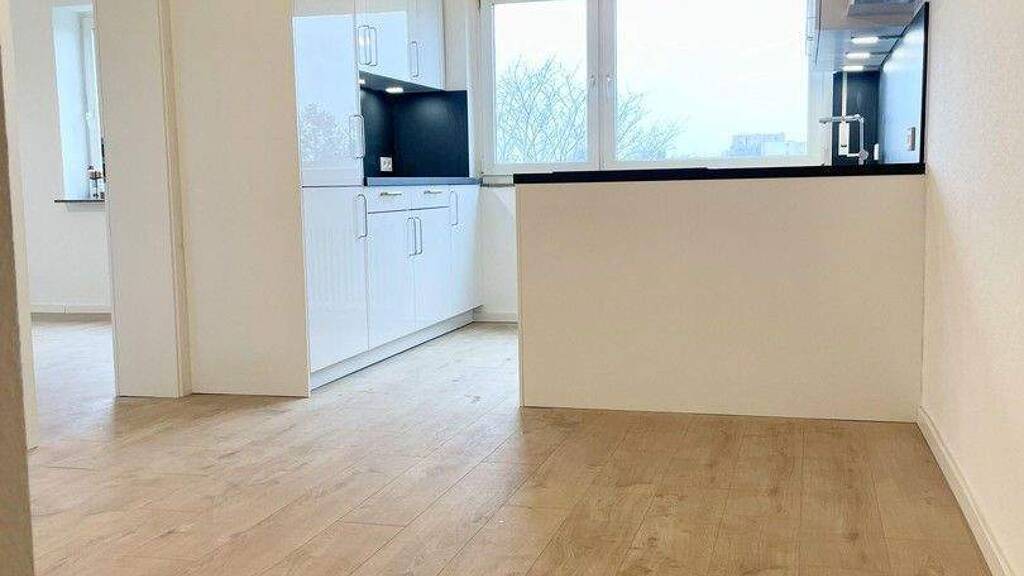 Wohnung zur Miete 1.400 € 3,5 Zimmer 87 m² 4. Geschoss frei ab 01.03.2026 Seeäckerstrasse 23 Eltingen Leonberg 71229