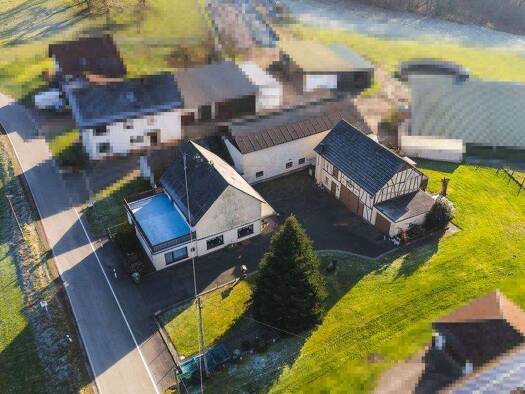 Einfamilienhaus zum Kauf 215.000 € 6 Zimmer 128 m² 1.337 m² Grundstück Marienhof Hausen (Wied) 53547