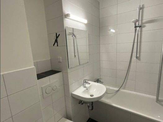 Wohnung zur Miete 398 € 3 Zimmer 56,9 m² 6. Geschoss Kiewer Straße 10 Südstadt Halle 06130