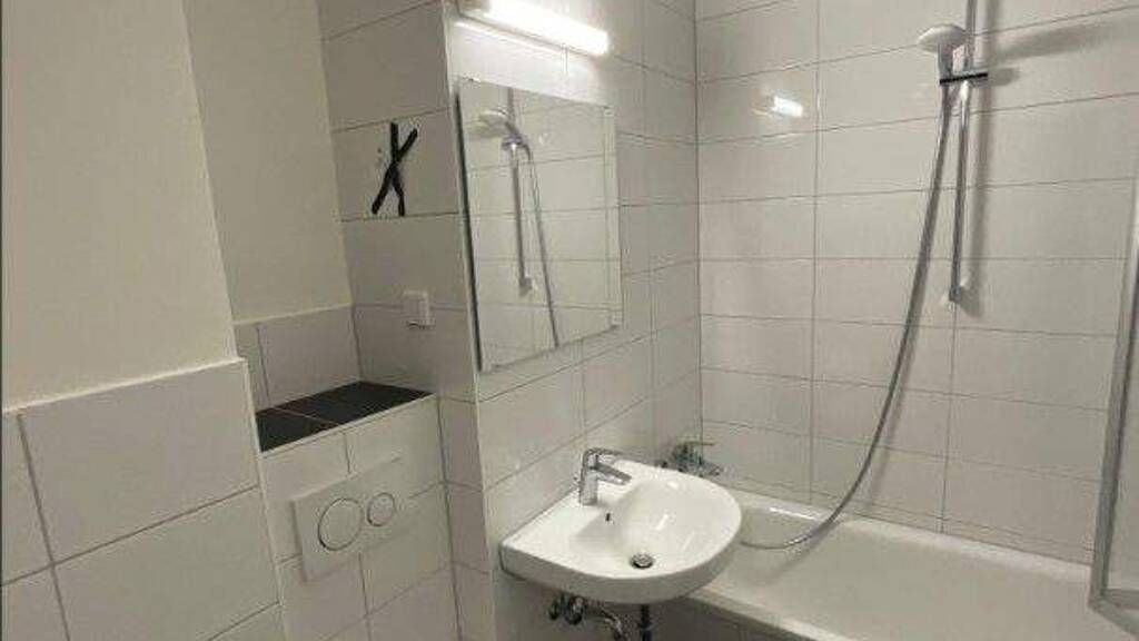 WG-Zimmer zur Miete 398 € 3 Zimmer 56,9 m² 6. Geschoss Kiewer Straße 10 Südstadt Halle 06130