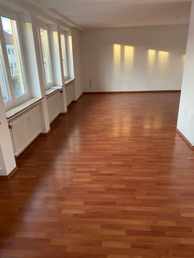Wohnung zur Miete 1.067 € 4 Zimmer 112 m² Geschoss 2/3 Neustadt Neustadt an der Aisch 91413