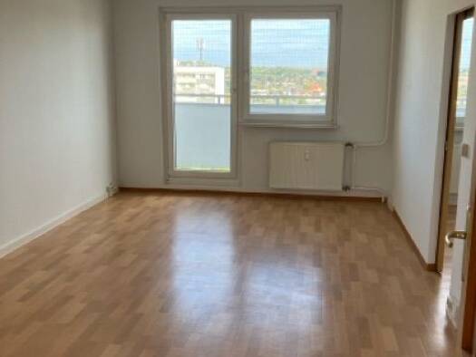 Wohnung zur Miete 410 € 3 Zimmer 68,8 m² 9. Geschoss frei ab 01.11.2026 Platanenstraße 3 Lusan Gera 07549