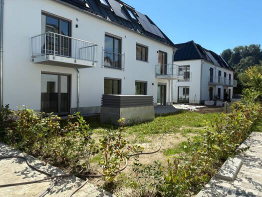 Wohnung zur Miete - Erstbezug 1.900 € 4 Zimmer 140,8 m² EG Schönbrunn Landshut 84036