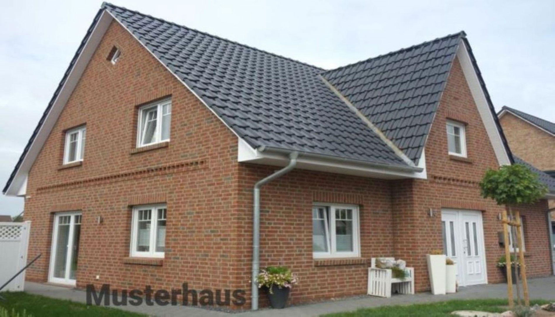 Einfamilienhaus zum Kauf provisionsfrei 579.900 € 5 Zimmer 120 m²<br/>Wohnfläche 470 m²<br/>Grundstück 01.12.2025<br/>Verfügbarkeit Bismarckstraße 15 Schwarzenbek 21493