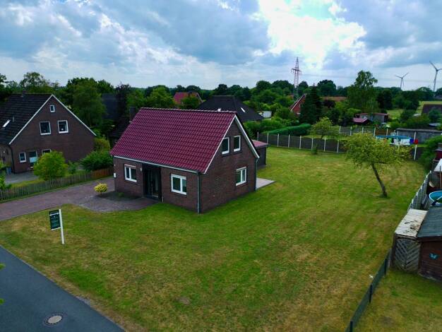 Einfamilienhaus zum Kauf 259.000 € 4 Zimmer 95 m² 1.004 m² Grundstück Kiefernstraße 4 Astederfeld Zetel 26340