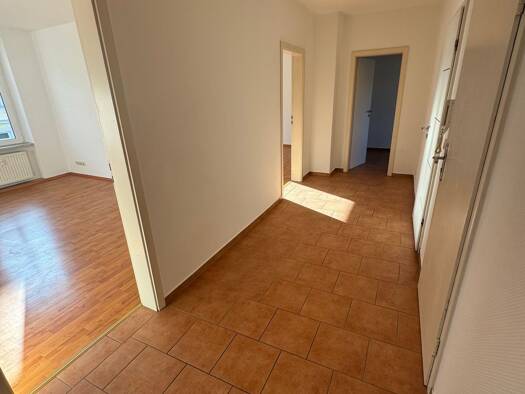 Wohnung zur Miete 590 € 4 Zimmer 83 m² Geschoss 2/3 frei ab sofort Karl-Liebknecht-Str. 19 Innenstadt Gera 07546
