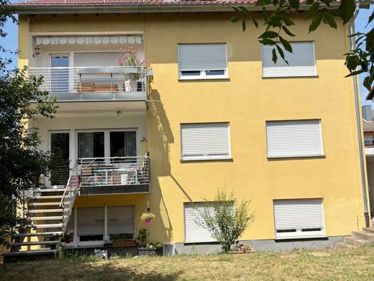 Haus zum Kauf 11 Zimmer 315 m² 927 m² Grundstück Kitzingen 97318