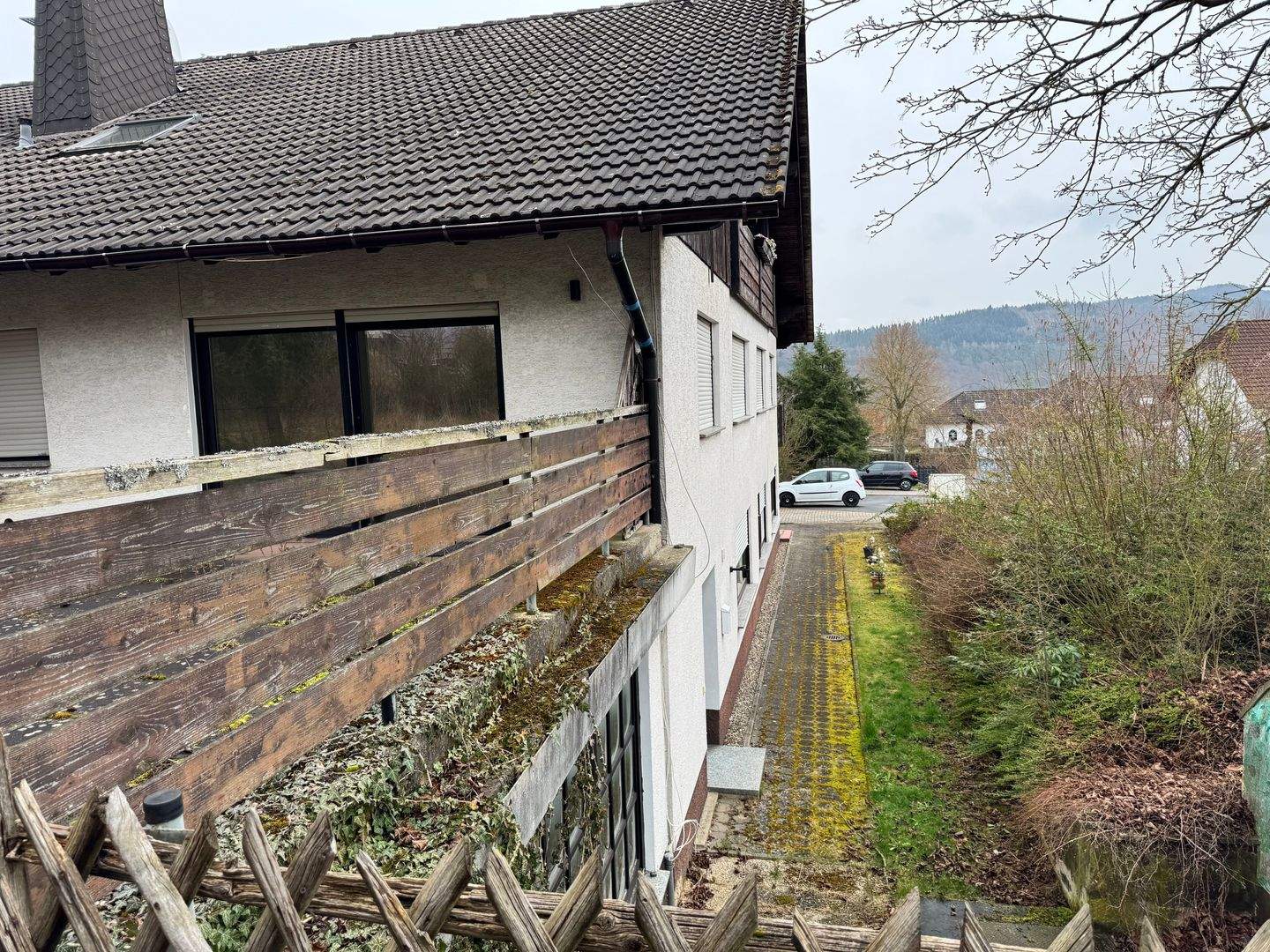 Immobilie in Bad Zwesten - Wohnraum mit Substanz und Potenzial - MFH mit 7 Wohneinheiten, großem Grundstück und Garage - Bild 4