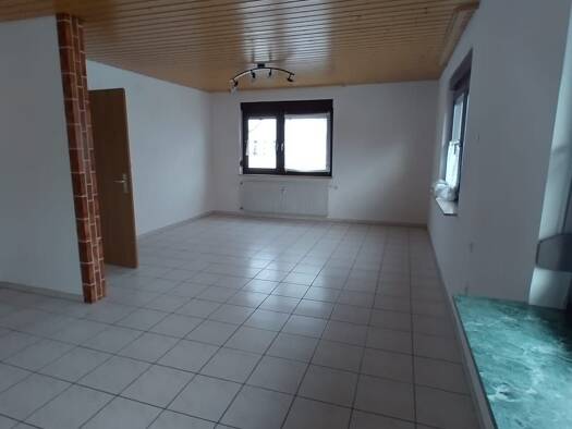 Wohnung zur Miete 1.200 € 3 Zimmer 93 m² Geschoss 1/3 frei ab 01.04.2026 Markgröningen 71706