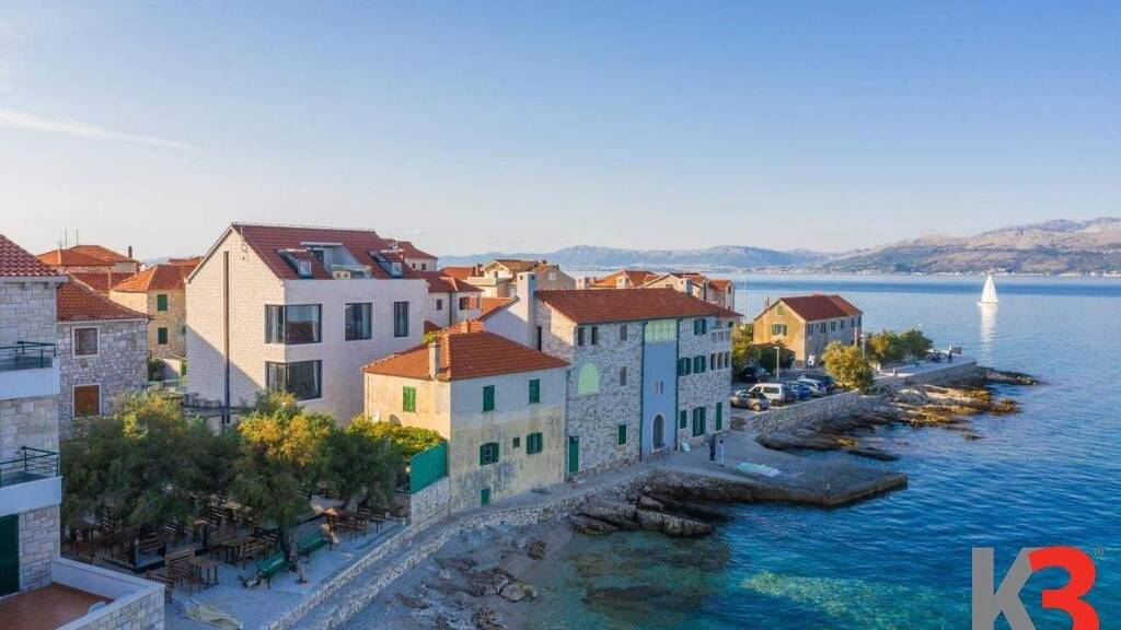 Haus zum Kauf 1.300.000 € 7 Zimmer 399 m² Supetar 0