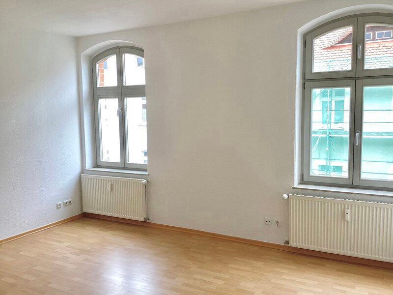 Wohnung zur Miete 625 € 3 Zimmer 92 m²<br/>Wohnfläche 2.<br/>Geschoss 30.11.2024<br/>Verfügbarkeit Kutzstr. 1 Helmholtzstraße Magdeburg 39112