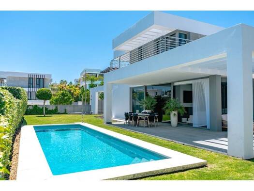 Chalet zur Miete 4 Zimmer 300 m² Estepona 29688