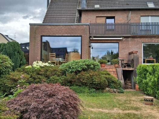 Einfamilienhaus zum Kauf 419.000 € 5 Zimmer 135 m² 432 m² Grundstück Kurt-Tucholsky-Straße 1 Kapellen-Mitte Moers 47447
