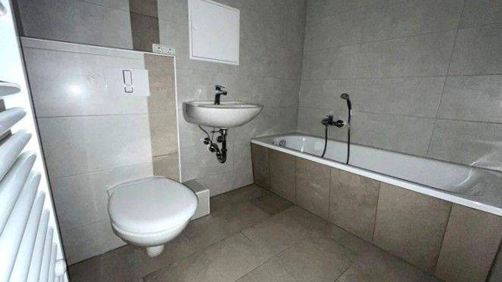 Wohnung zur Miete 335 € 3 Zimmer 66,9 m² 1. Geschoss Kornstraße 13 Oschersleben 39387