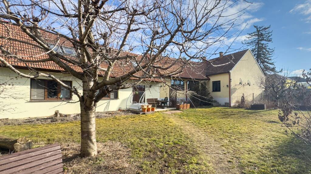 Haus zum Kauf 249.000 € 228 m² 1.327 m² Grundstück Untersiebenbrunn 2284