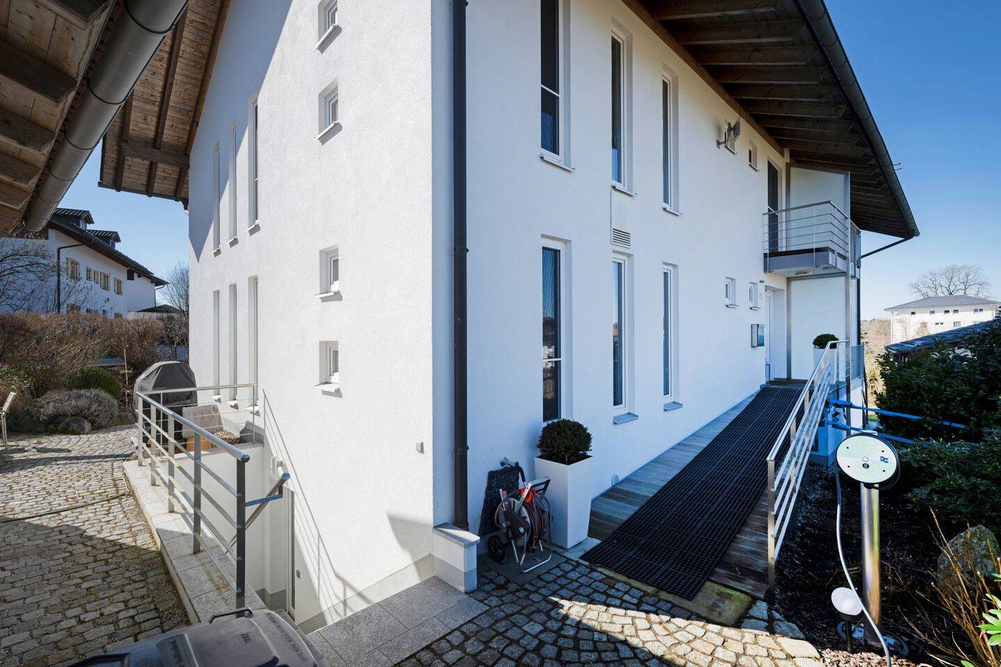 Immobilie in Soyen - ENGEL & VÖLKERS Modernes Wohlfühlhaus für Familien – Licht, Sonne & Lebensqualität - Bild 1