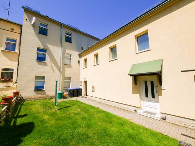 Mehrfamilienhaus zum Kauf 249.900 € 11 Zimmer 271,2 m² 450 m² Grundstück Neustadt Neustadt in Sachsen 01844