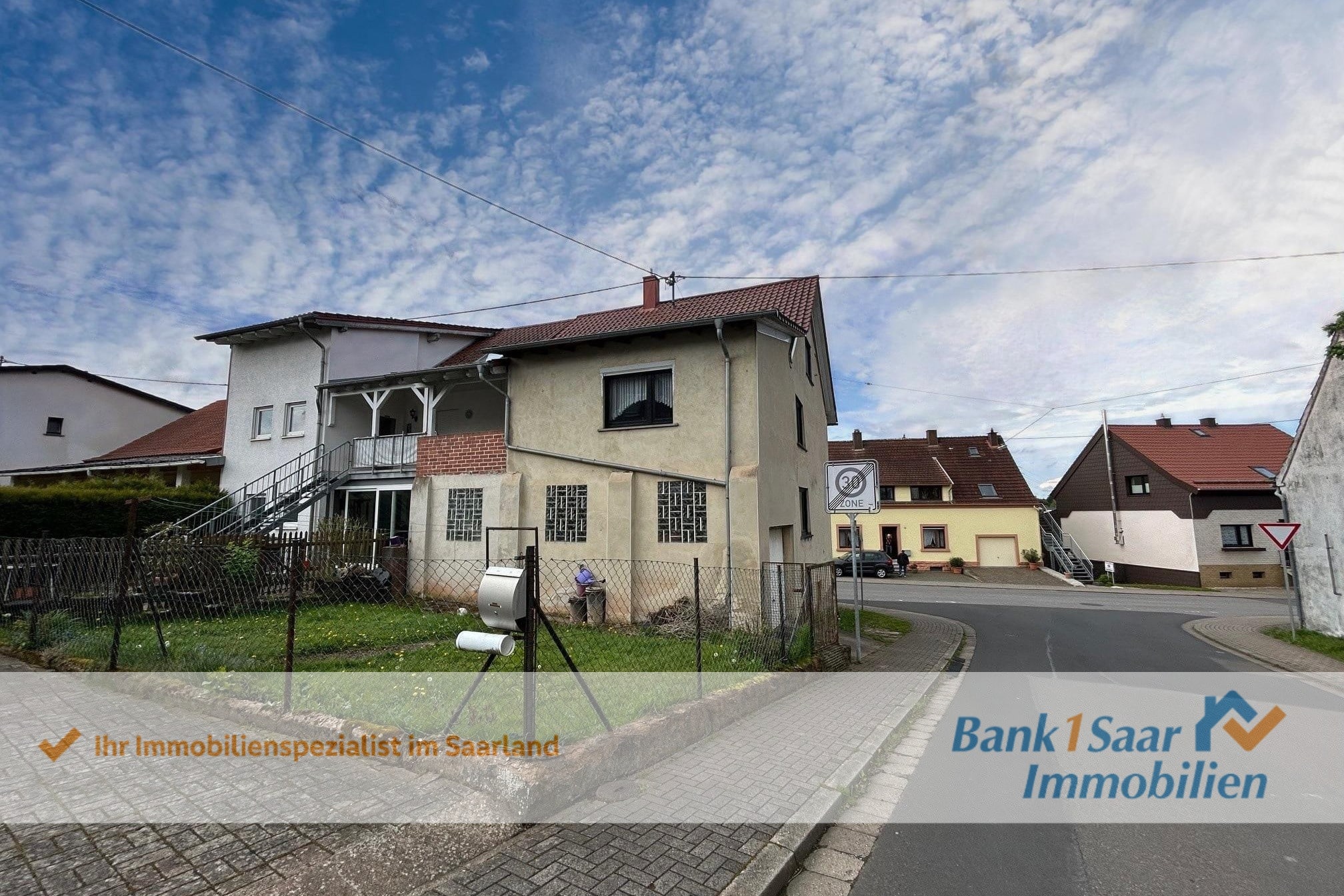 Reihenendhaus zum Kauf 129.000 € 6 Zimmer 170,8 m²<br/>Wohnfläche 216 m²<br/>Grundstück ab sofort<br/>Verfügbarkeit Hüttigweiler Illingen 66557