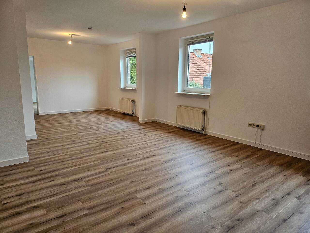 Wohnung zur Miete 700 € 3 Zimmer 97 m²<br/>Wohnfläche 1.<br/>Geschoss ab sofort<br/>Verfügbarkeit Loga Leer 26789