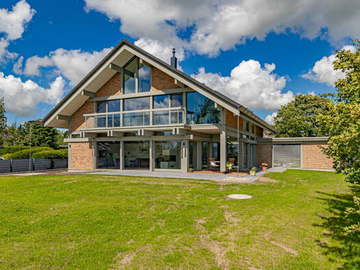 Einfamilienhaus zum Kauf 6 Zimmer 352 m² 1.218 m² Grundstück Husum 25813