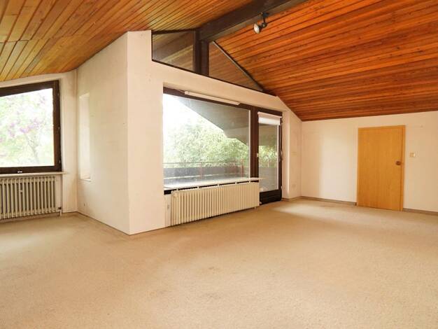 Haus zum Kauf 1.200.000 € 7 Zimmer 207 m² 756 m² Grundstück Neuenhain Bad Soden am Taunus 65812
