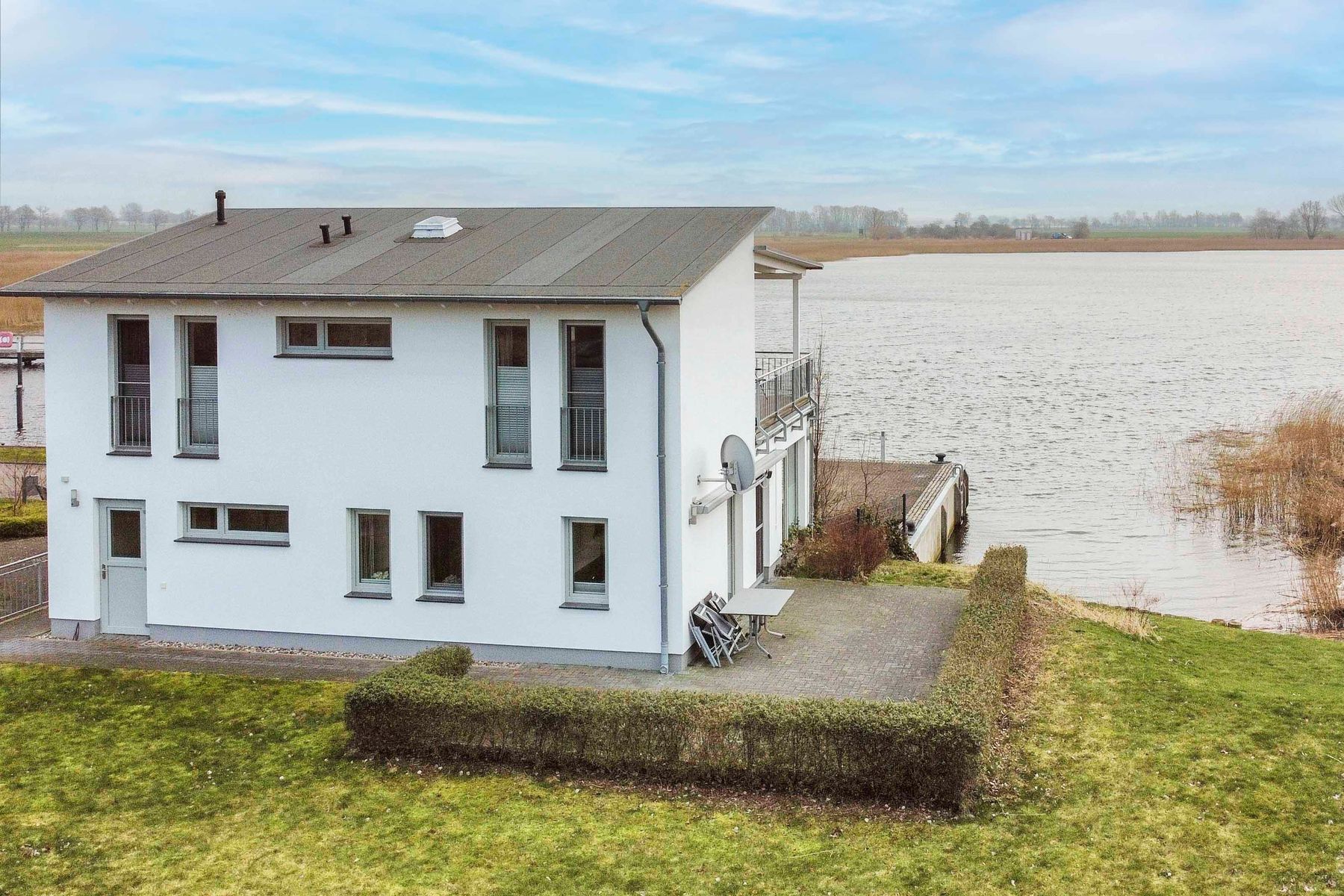 Mehrfamilienhaus zum Kauf als Kapitalanlage geeignet 1.350.000 € 6 Zimmer 159 m²<br/>Wohnfläche 1.486 m²<br/>Grundstück Puddemin Poseritz 18574