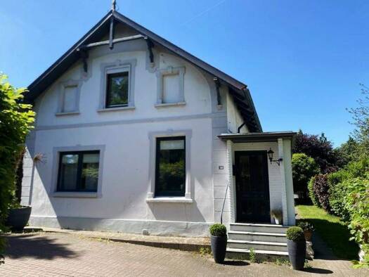 Einfamilienhaus zum Kauf 590.000 € 6,5 Zimmer 143 m² 1.625 m² Grundstück frei ab sofort Iserbrook Altona 22589