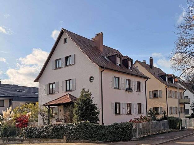 Mehrfamilienhaus zum Kauf 625.000 € 10 Zimmer 188 m² 498 m² Grundstück Zuffenhausen Stuttgart 70435