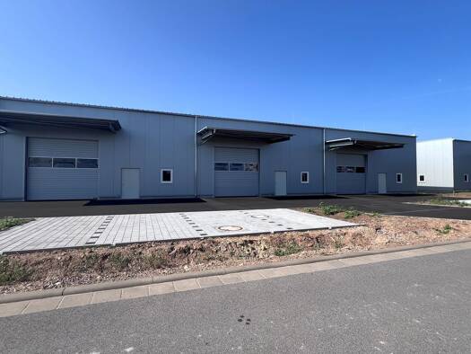 Lagerhalle zur Miete - Erstbezug provisionsfrei 1.350 m² Lagerfläche teilbar von 240 m² bis 960 m² Schweinfurt-Süd Schweinfurt 97424