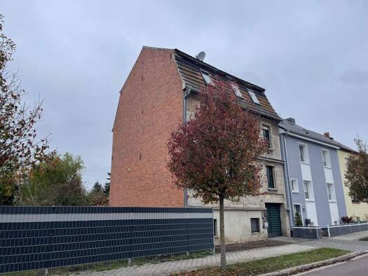 Mehrfamilienhaus zum Kauf 98.000 € 6 Zimmer 166 m² 715 m² Grundstück Tangerhütte 39517