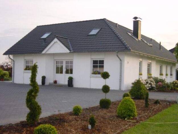 Einfamilienhaus zum Kauf 590.000 € 7 Zimmer 216,5 m² 2.570 m² Grundstück frei ab 01.03.2026 Dümmer 19073