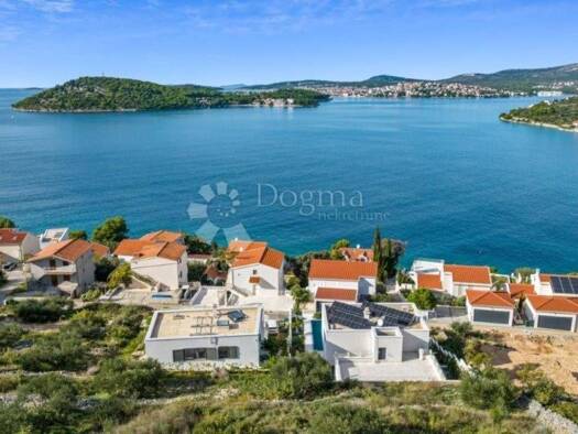 Haus zum Kauf 1.050.000 € 5 Zimmer 186 m² Razanj, Rogoznica Rogoznica