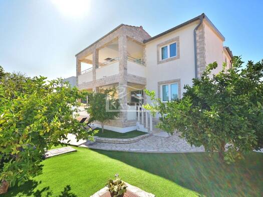 Einfamilienhaus zum Kauf 650.000 € 6 Zimmer 303 m² Vodice 22211