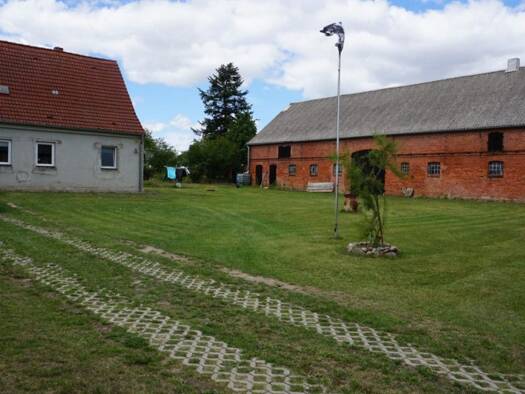Einfamilienhaus zum Kauf 149.000 € 5 Zimmer 132,2 m² 9.320,2 m² Grundstück Rebelow Spantekow 17392