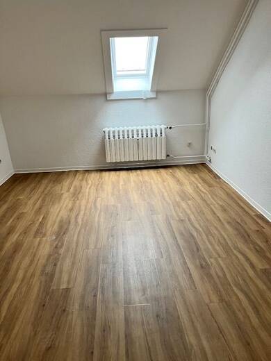 Wohnung zur Miete 582 € 3 Zimmer 77,6 m² Dachgeschoss Anger 4 Niederzimmern 99428