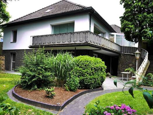 Stadthaus zum Kauf 9 Zimmer 342 m² 3.000 m² Grundstück Wulsdorf Bremerhaven 27572
