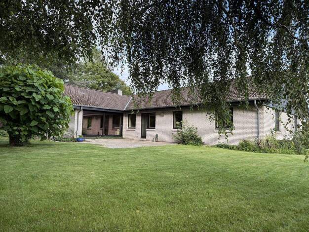 Einfamilienhaus zum Kauf provisionsfrei 495.000 € 6 Zimmer 202 m² 1.296 m² Grundstück Schleswig 24837