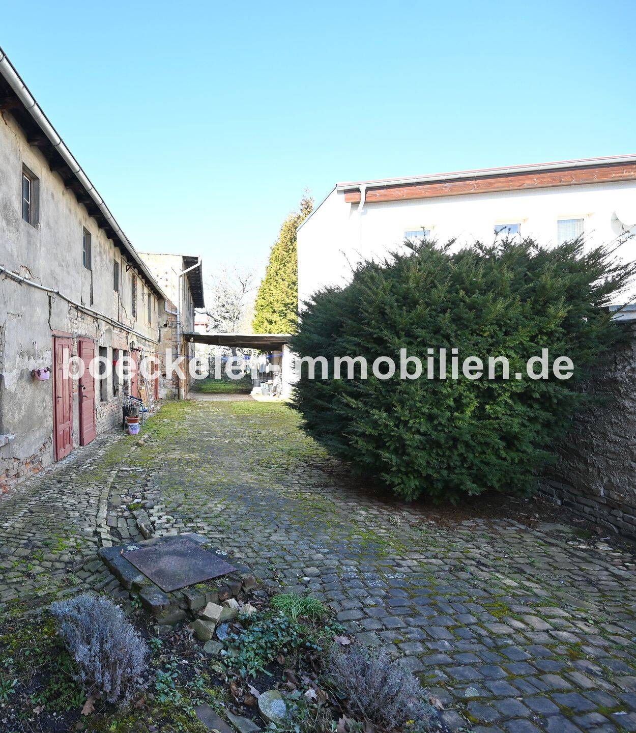 Immobilie in Naumburg (Saale) - 3-Familienhaus mit stabilen Mieteinnahmen u. Ausbaureserven - Bild 2
