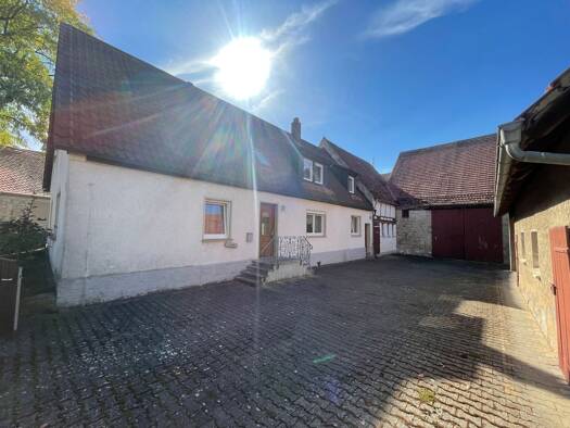 Bauernhaus zum Kauf 299.000 € 1 Zimmer 190 m² 1.798 m² Grundstück frei ab sofort Hellmitzheim Iphofen 97346