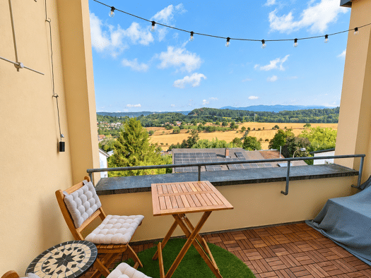 Maisonette zum Kauf 355.000 € 5 Zimmer 92 m² Geschoss 2/3 frei ab sofort Arend-Braye-Straße 14 Salzert Lörrach 79540