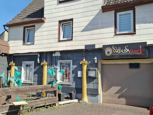 Haus zum Kauf provisionsfrei 180.000 € 11 Zimmer 90 m² 252 m² Grundstück Düdelsheimer Straße 3 Büdingen 63654