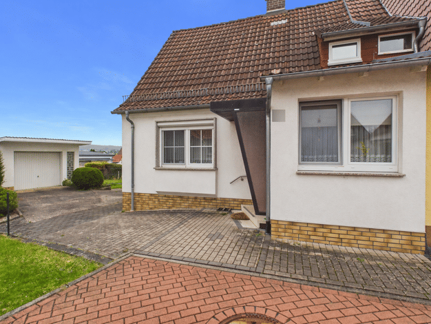 Doppelhaushälfte zum Kauf 110.000 € 5 Zimmer 145,3 m² 847 m² Grundstück Heringen Heringen 36266