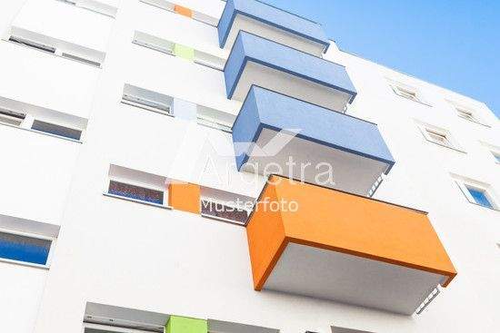 Immobilie in Leonberg - Mehrfamilienhaus mit 3 Wohnungen und 2 Garagen - Lukrativ + Provi-Frei ++ - Bild 0