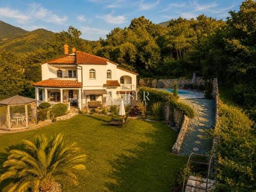 Haus zum Kauf 1.400.000 € 8 Zimmer 236 m² Veprinac, Opatija - Okolica Veprinac