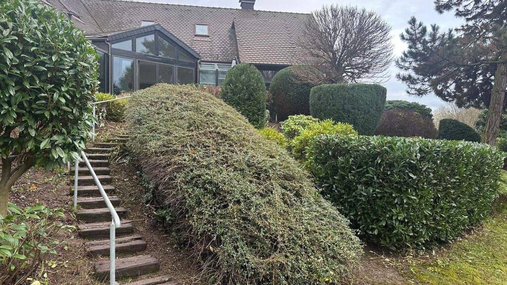 Einfamilienhaus zum Kauf 1.590.000 € 1 Zimmer frei ab sofort Oskar-Schindler-Straße 8 Nieder-Eschbach Frankfurt am Main 60437