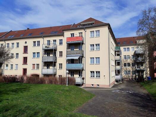 Wohnung zur Miete 372 € 2 Zimmer 63 m² Geschoss 3/4 frei ab 01.09.2026 Crimmitschauer Straße 19 Innenstadt Zwickau 08056