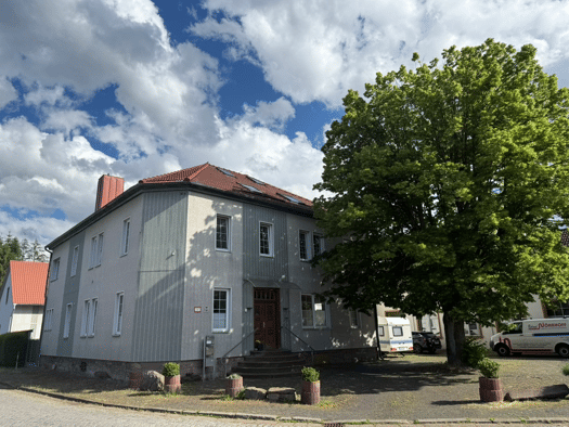 Wohnung zur Miete 755 € 4 Zimmer 108 m² 1. Geschoss frei ab sofort Wintersteiner Straße 1 Langenhain Waltershausen 99880