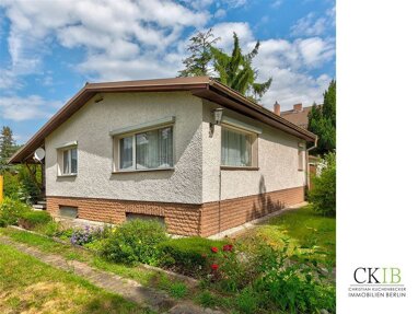 Einfamilienhaus zum Kauf 385.000 € 4 Zimmer 98,9 m² 1.186 m² Grundstück frei ab sofort Fasanenstrasse 11 Hennigsdorf 16761