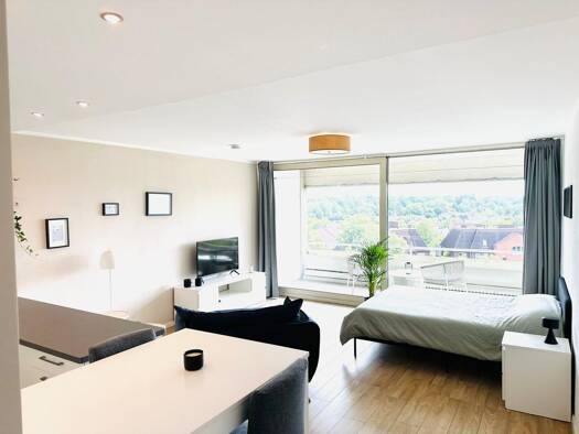 Wohnung zur Miete 750 € 1 Zimmer 42 m² Geschoss 7/8 frei ab sofort Heegbarg 17 Poppenbüttel Hamburg 22391